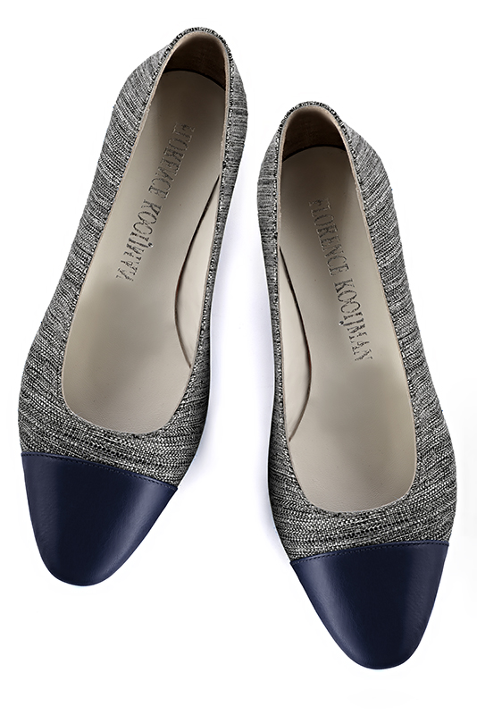 Navy blue and dark grey women's ballet pumps, with low heels. Round toe. Flat block heels. Top view - Florence KOOIJMAN